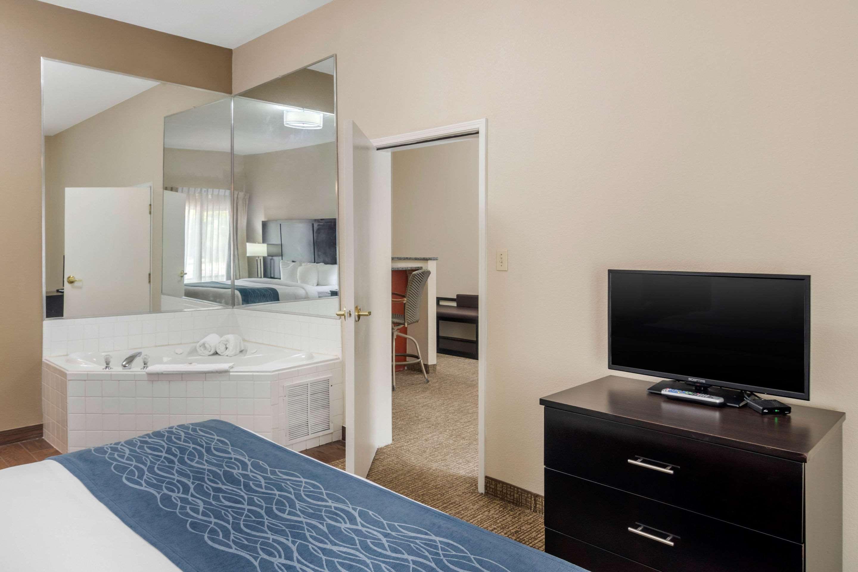 Comfort Inn & Suites Atlanta-Smyrna Extérieur photo